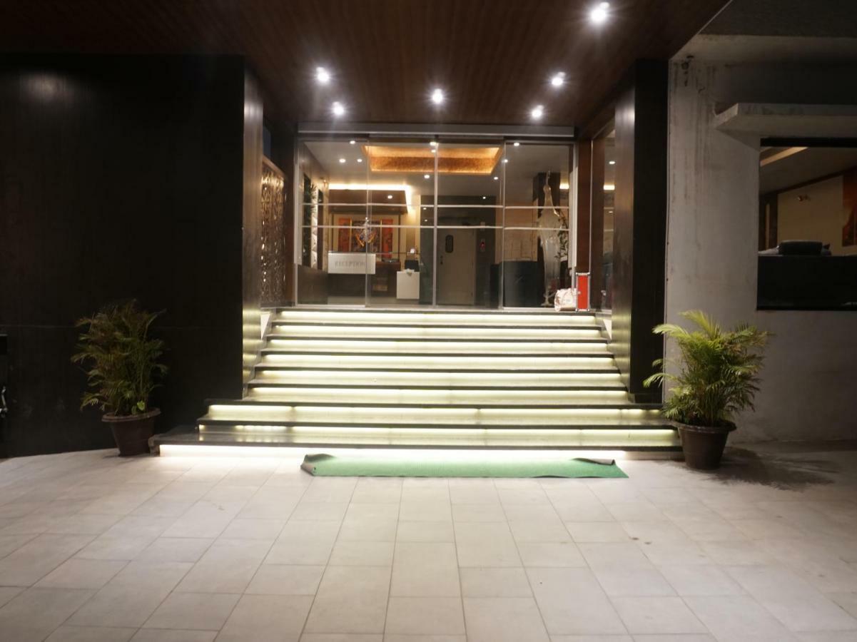 Palette Four Seasons Recreation Resort Jalgaon Esterno foto