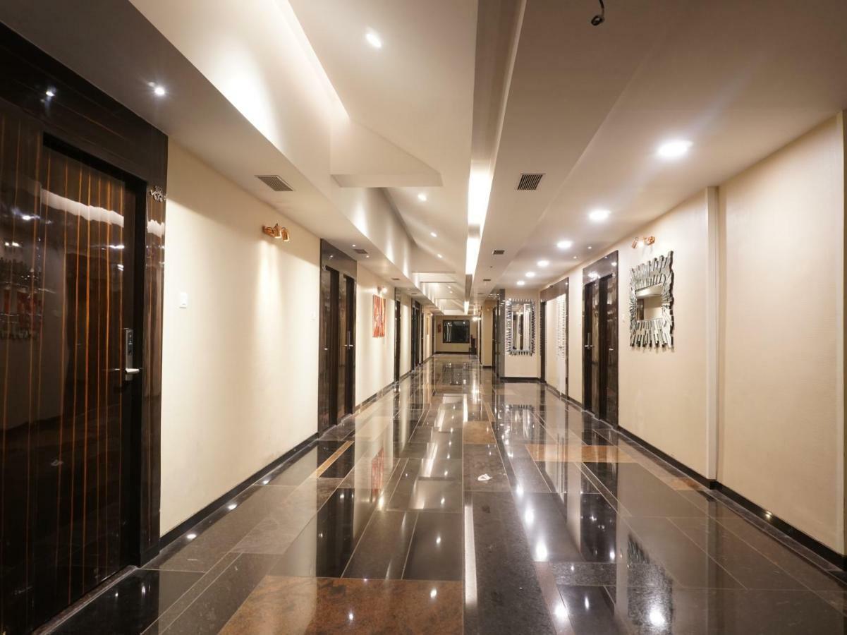 Palette Four Seasons Recreation Resort Jalgaon Esterno foto