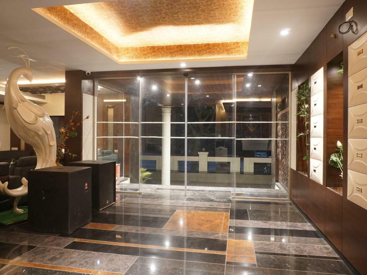 Palette Four Seasons Recreation Resort Jalgaon Esterno foto